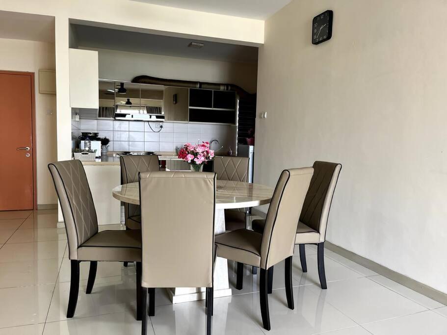 Homestay Ttdi Adina 710 Shah Alam,Sek 13,Msu,3Bedroooms Exterior photo